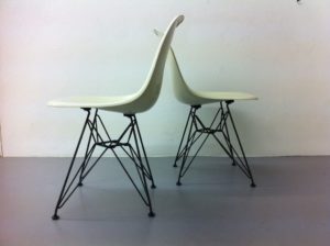 Eames Herman Miller Vitra Eiffel Base DSR weiss Fiberglas